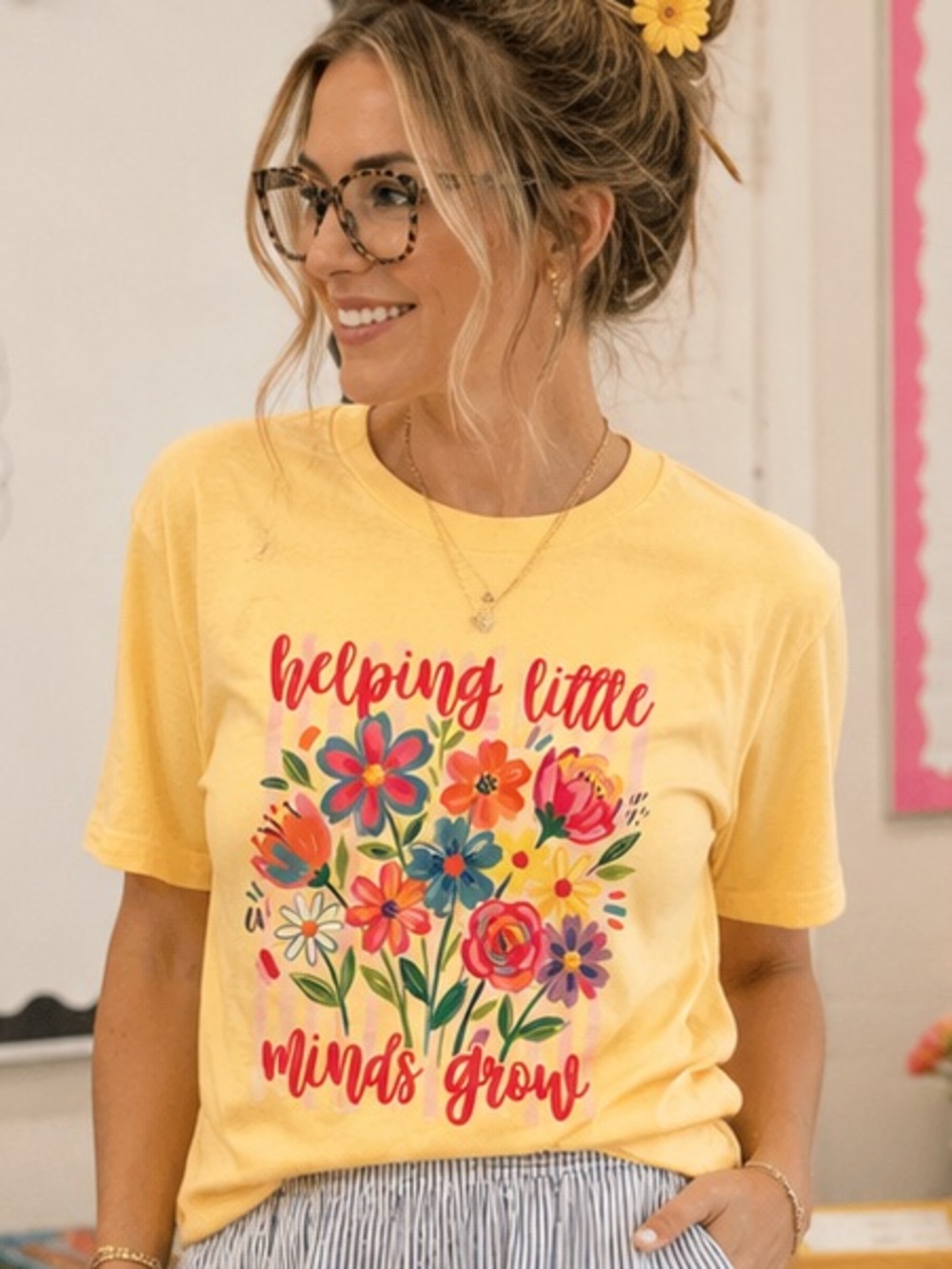 Gildan Pink Floral 'Helping Little Minds Grow' Tee size M
